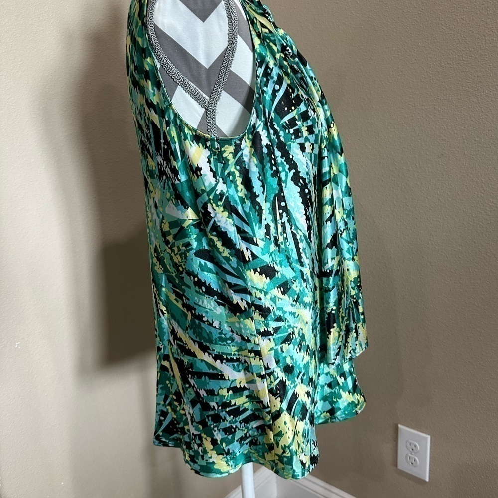 9 & Co Black and green satin sleeveless blouse - Picture 2 of 7